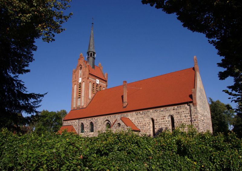 Kościół w Dargomyślu (fot. Marek Schiller)